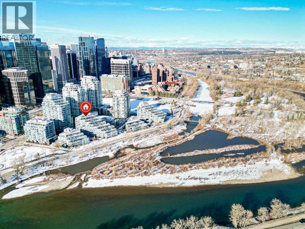 Apartment for Sale in 401, 138 Waterfront Court SW|Calgary, Alberta T2P1L1 2
