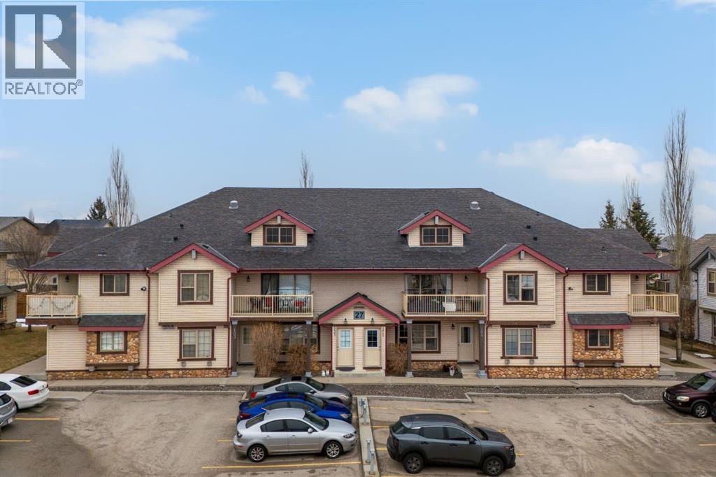 Row / Townhouse for Sale in 205, 27 Everridge Square SW|Calgary, Alberta T2Y5J7 2
