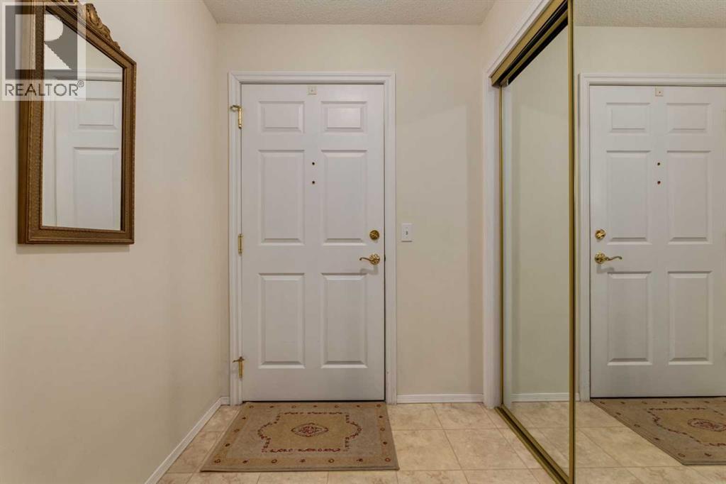 Apartment for Sale in 3204, 3204 Sienna Park Green SW|Calgary, Alberta T3H3N7 3