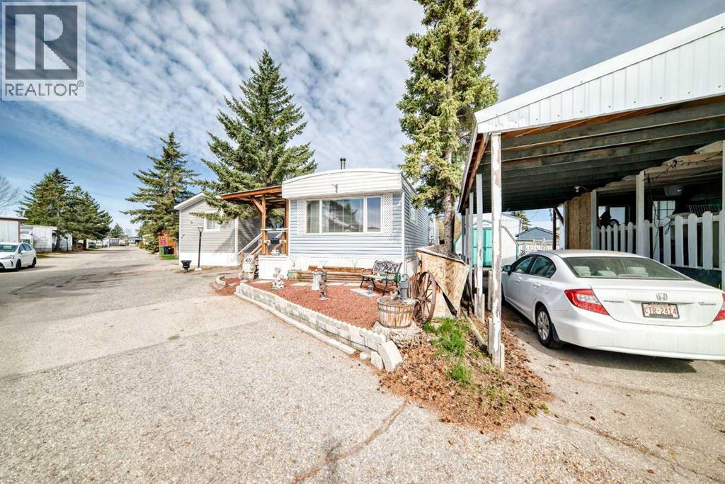 Mobile Home for Sale in 431, 3223 83 Street NW|Calgary, Alberta T3B5P2 3