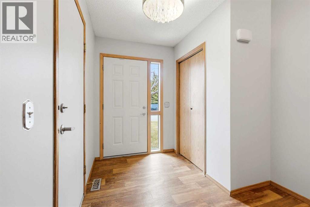 Row / Townhouse for Sale in 4B Millview Way SW|Calgary, Alberta T2Y3E7 5