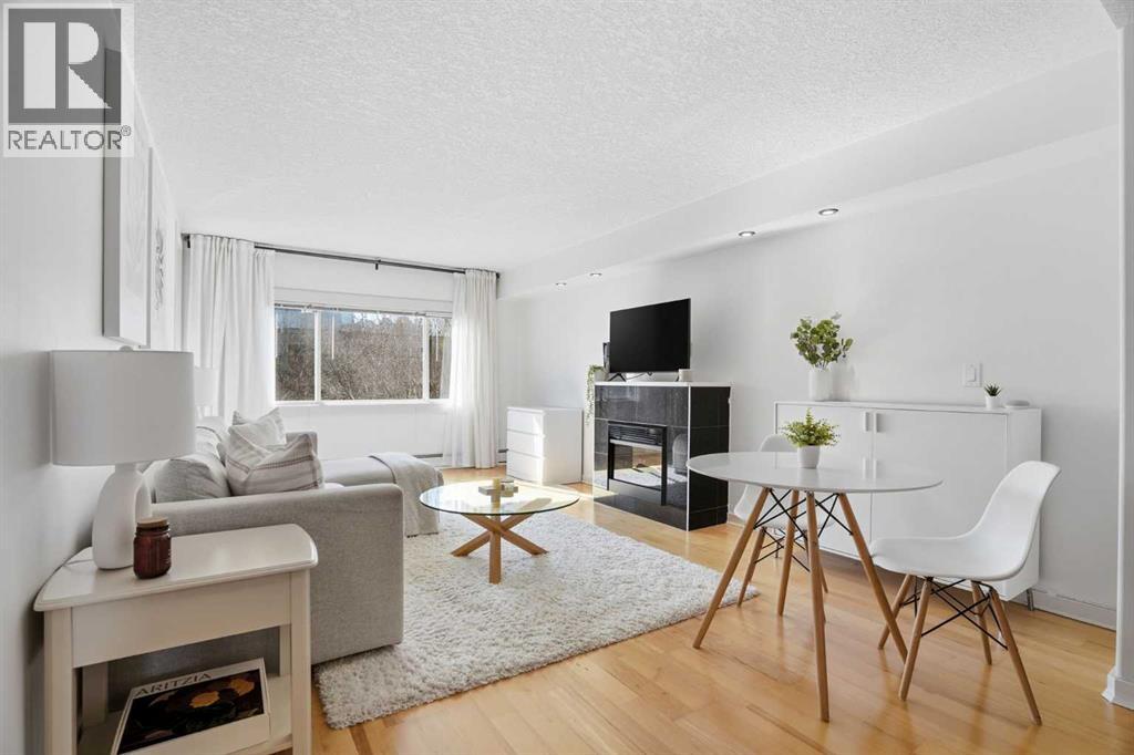 Apartment for Sale in 402, 728 3 Avenue NW|Calgary, Alberta T2N0J1 4