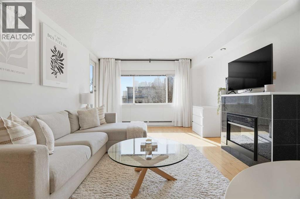 Apartment for Sale in 402, 728 3 Avenue NW|Calgary, Alberta T2N0J1 5