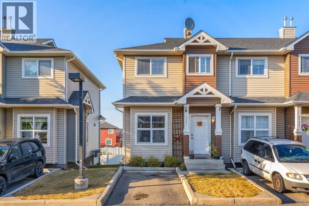 Row / Townhouse for Sale in 4501, 111 Tarawood Lane NE|Calgary, Alberta T3J0H1