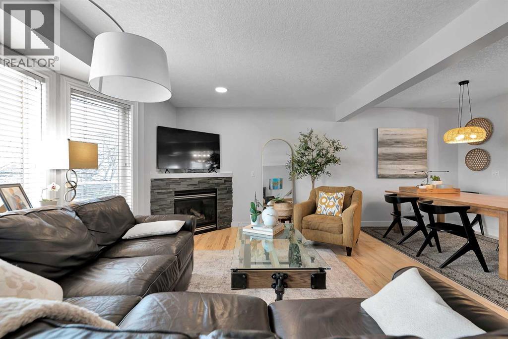 Row / Townhouse for Sale in 40 Patina Terrace SW|Calgary, Alberta T3H4M8 3
