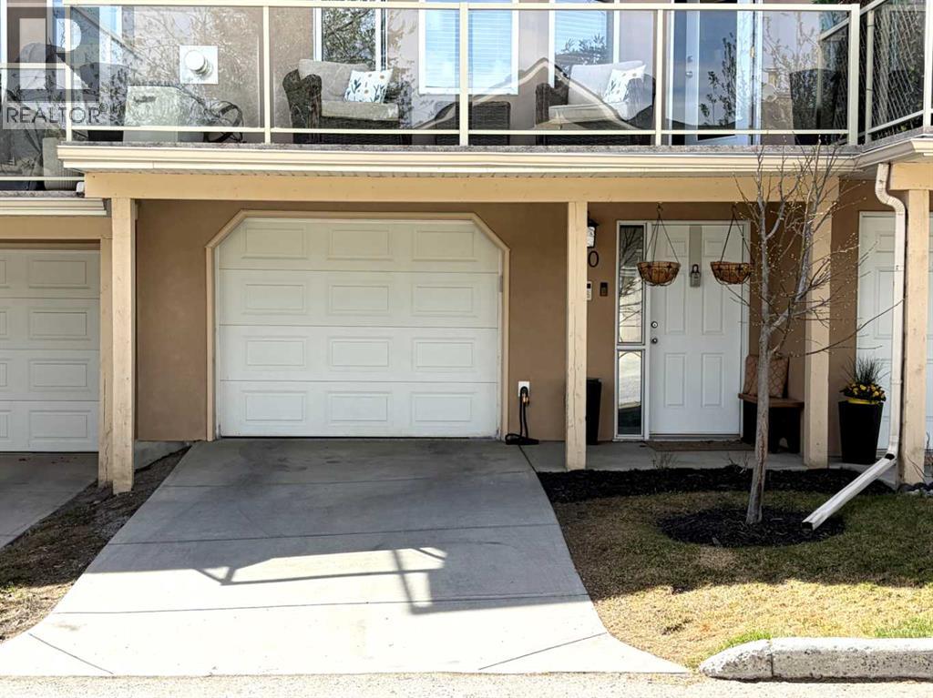 Row / Townhouse for Sale in 40 Patina Terrace SW|Calgary, Alberta T3H4M8 5
