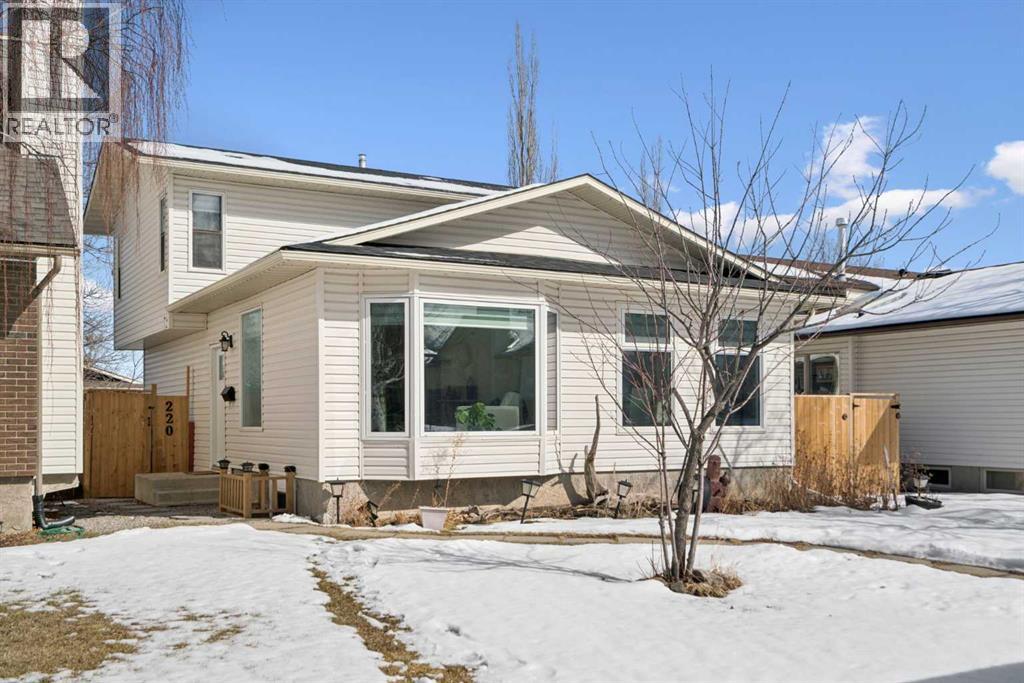 House for Sale in 220 Macewan Glen Place NW|Calgary, Alberta T3K2C8
