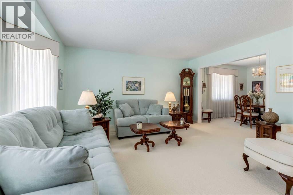 House for Sale in 107 Valhalla Crescent NW|Calgary, Alberta T3A1Z7 4