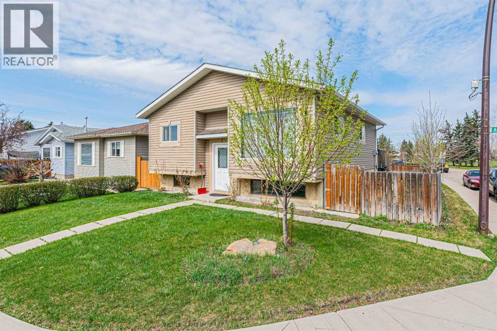 House for Sale in 43 Abbercove Road SE|Calgary, Alberta T2A6Z1 3
