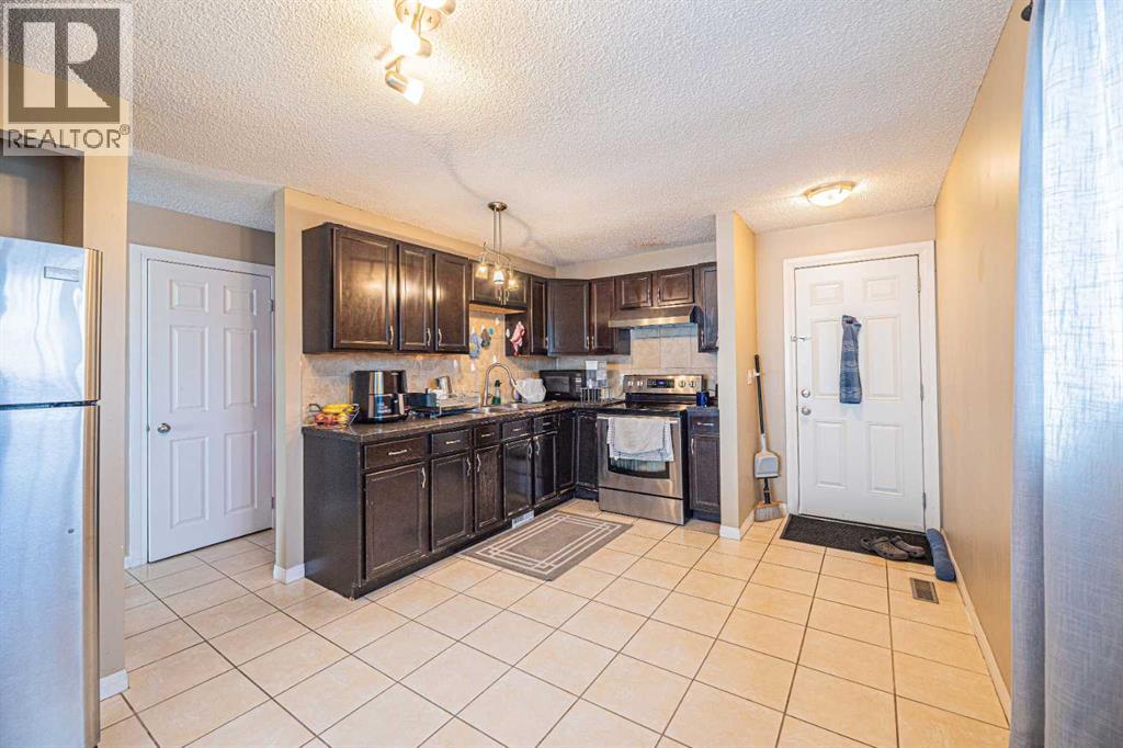 House for Sale in 43 Abbercove Road SE|Calgary, Alberta T2A6Z1 4