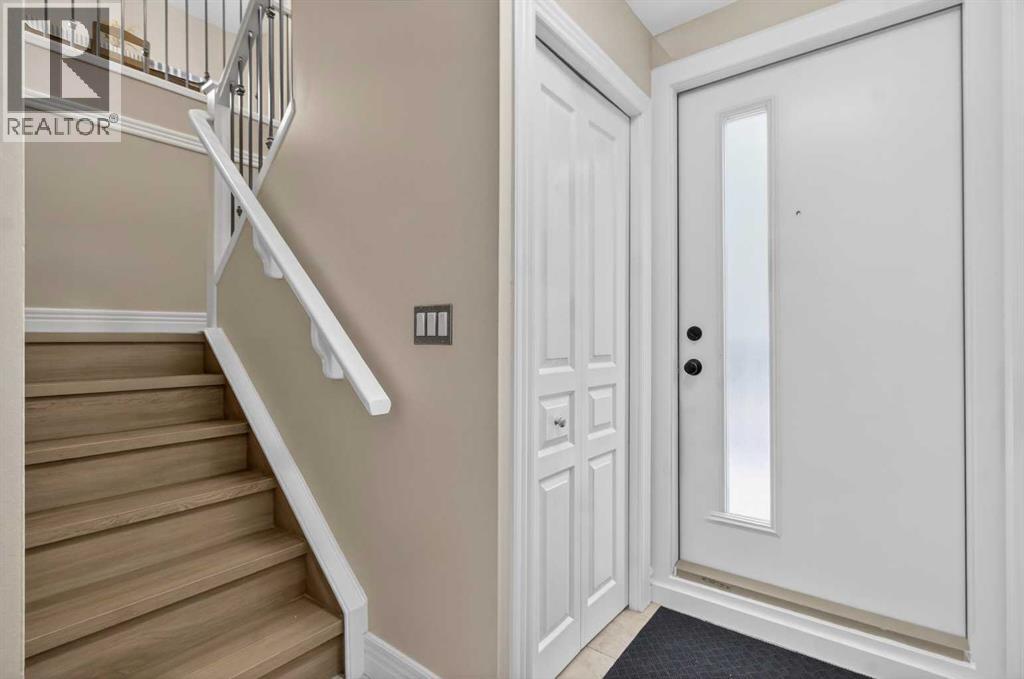 Row / Townhouse for Sale in 217, 36 Glamis Green SW|Calgary, Alberta T3E6V1 3