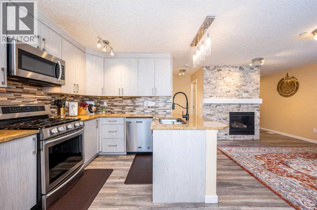 House for Sale in 60 Covecreek Mews NE|Calgary, Alberta T3K0J6 4