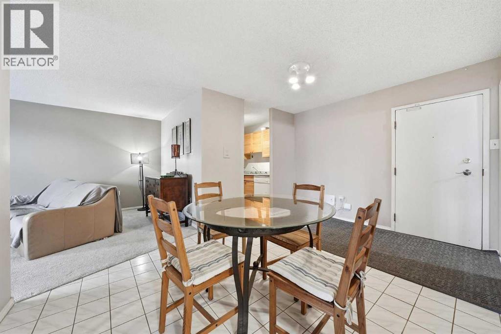Apartment for Sale in 704, 718 12 Avenue SW|Calgary, Alberta T2R0H7 4