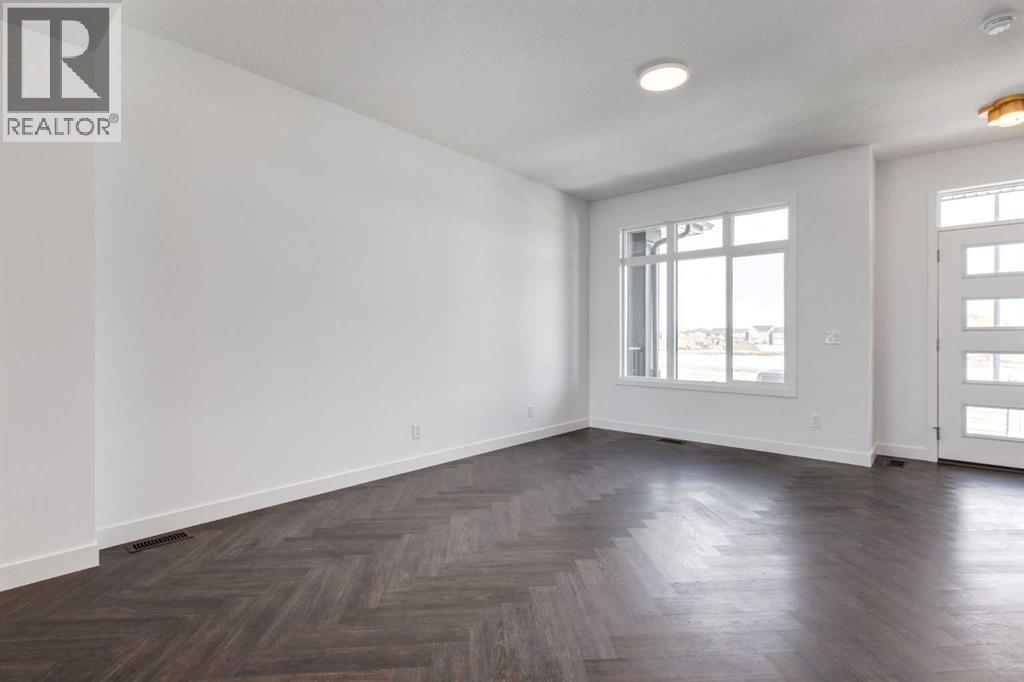 Row / Townhouse for Sale in 7126 Rangeview Avenue SE|Calgary, Alberta T3S0S7 3