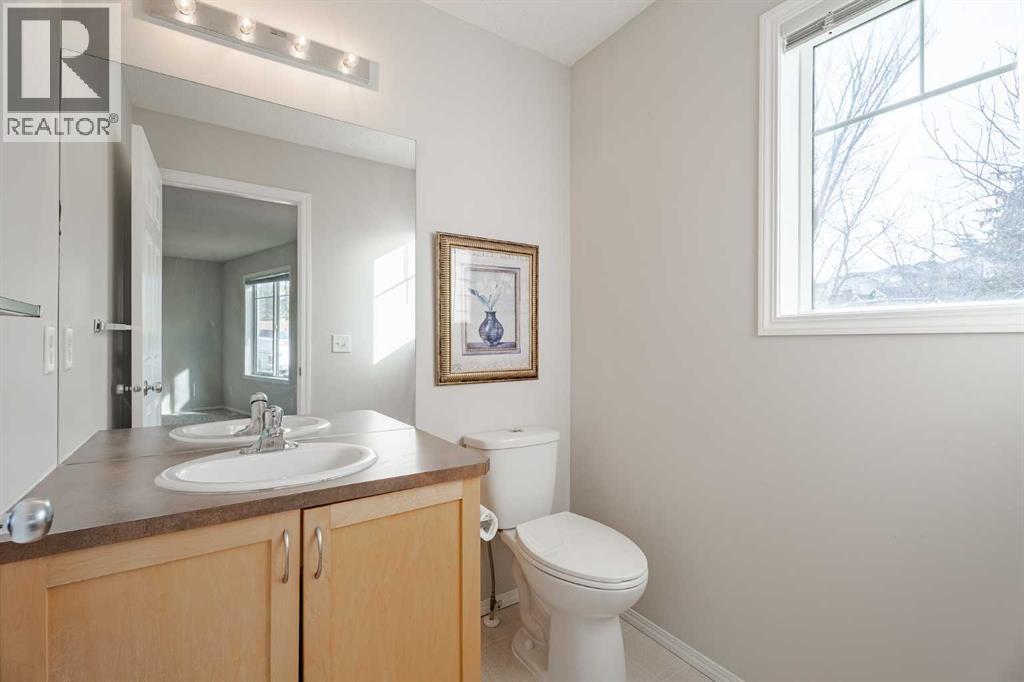 Row / Townhouse for Sale in 122 Panamount Drive NW|Calgary, Alberta T3K6K3 4