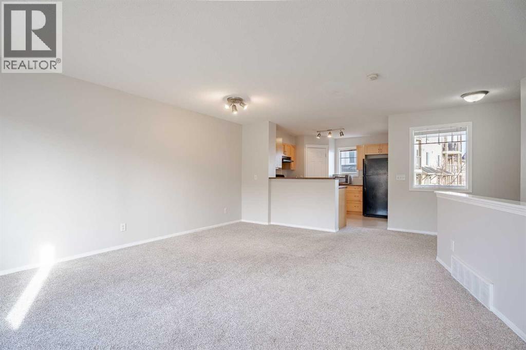 Row / Townhouse for Sale in 122 Panamount Drive NW|Calgary, Alberta T3K6K3 5