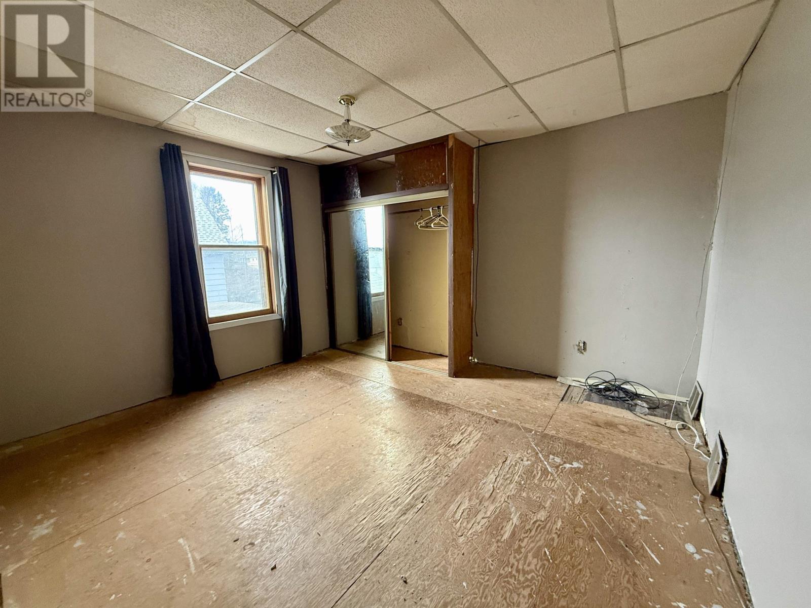 property-image