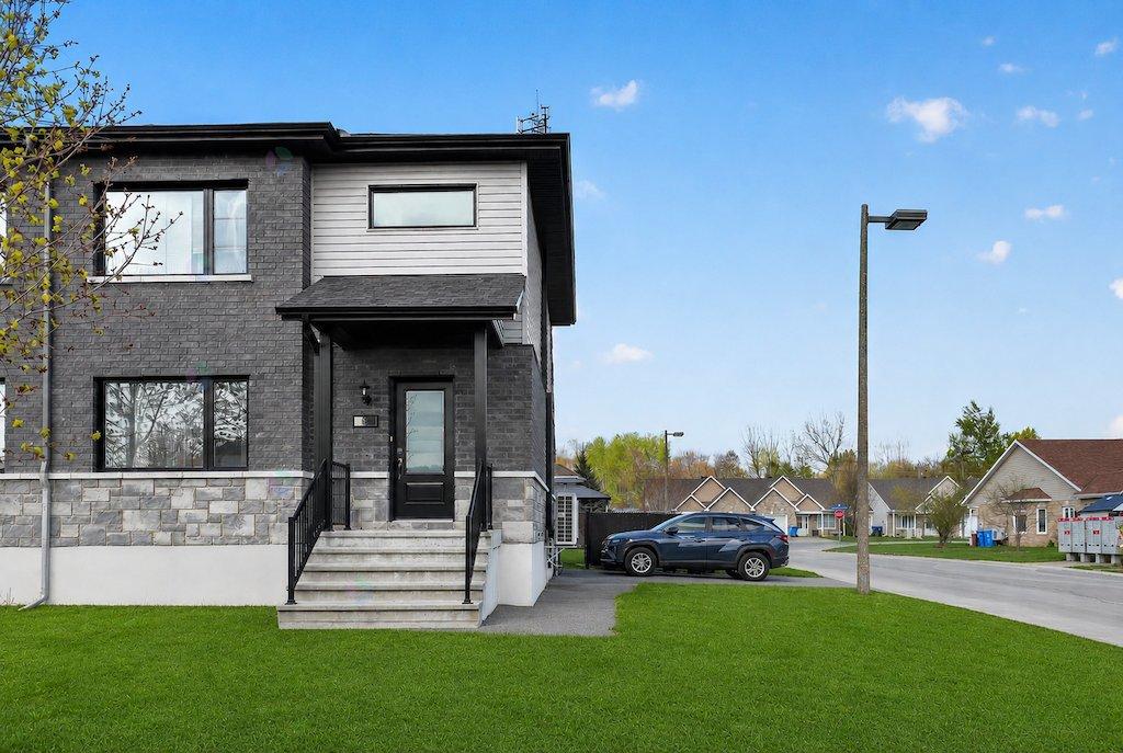 88 Rue Alexandre-Rodrigue, Gatineau (Buckingham), Quebec J8L0Z2