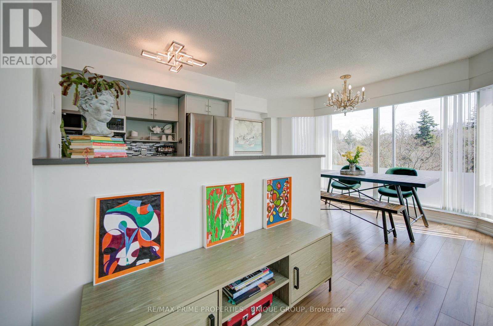 For sale: 202 - 97 LAWTON BOULEVARD, Toronto (Yonge-St. Clair), Ontario ...