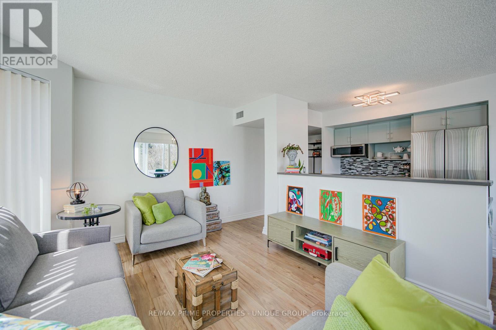 For sale: 202 - 97 LAWTON BOULEVARD, Toronto (Yonge-St. Clair), Ontario ...
