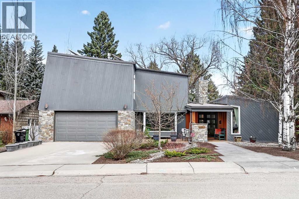 House for Sale in 8932 Baylor Crescent SW|Calgary, Alberta T2V3N4