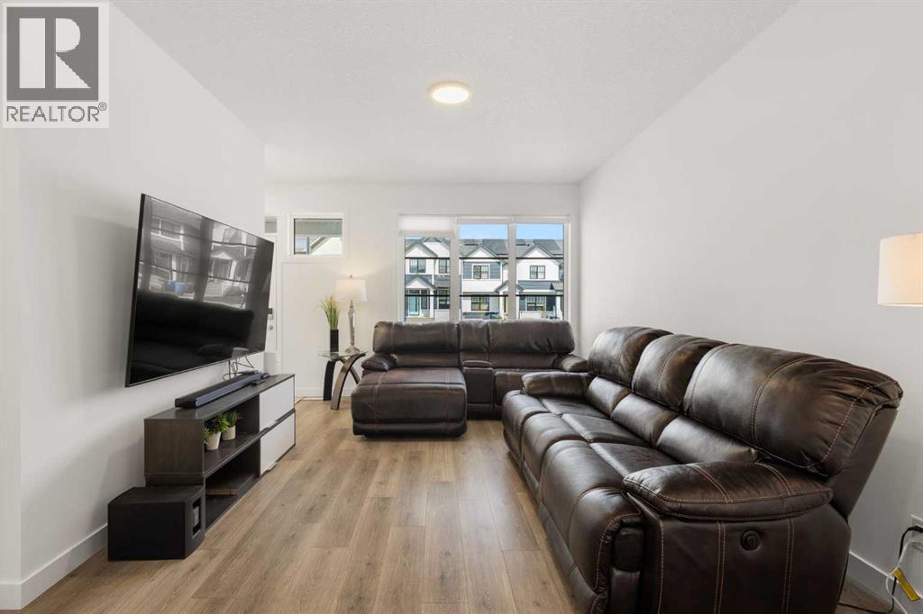 Row / Townhouse for Sale in 19825 45 Street SE|Calgary, Alberta T3M3B5 3