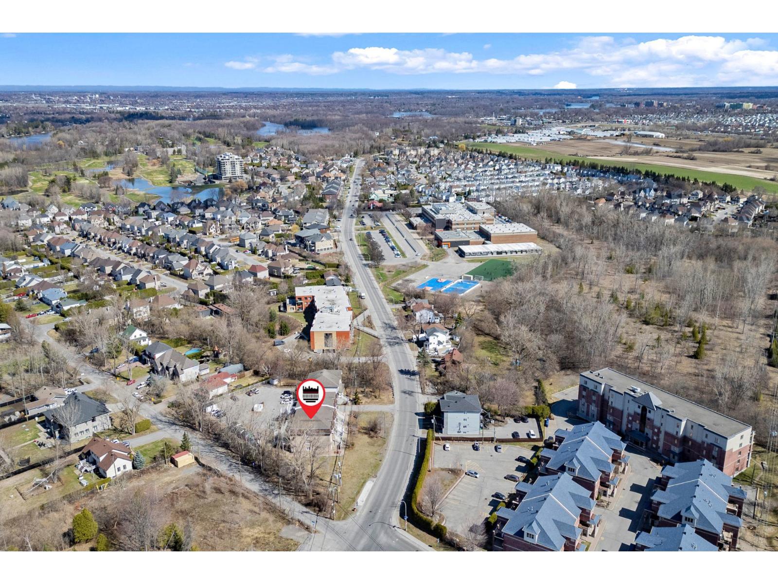 For sale: 3635 Boul. Ste-Rose, Laval (Fabreville), Quebec H7P1C2 ...
