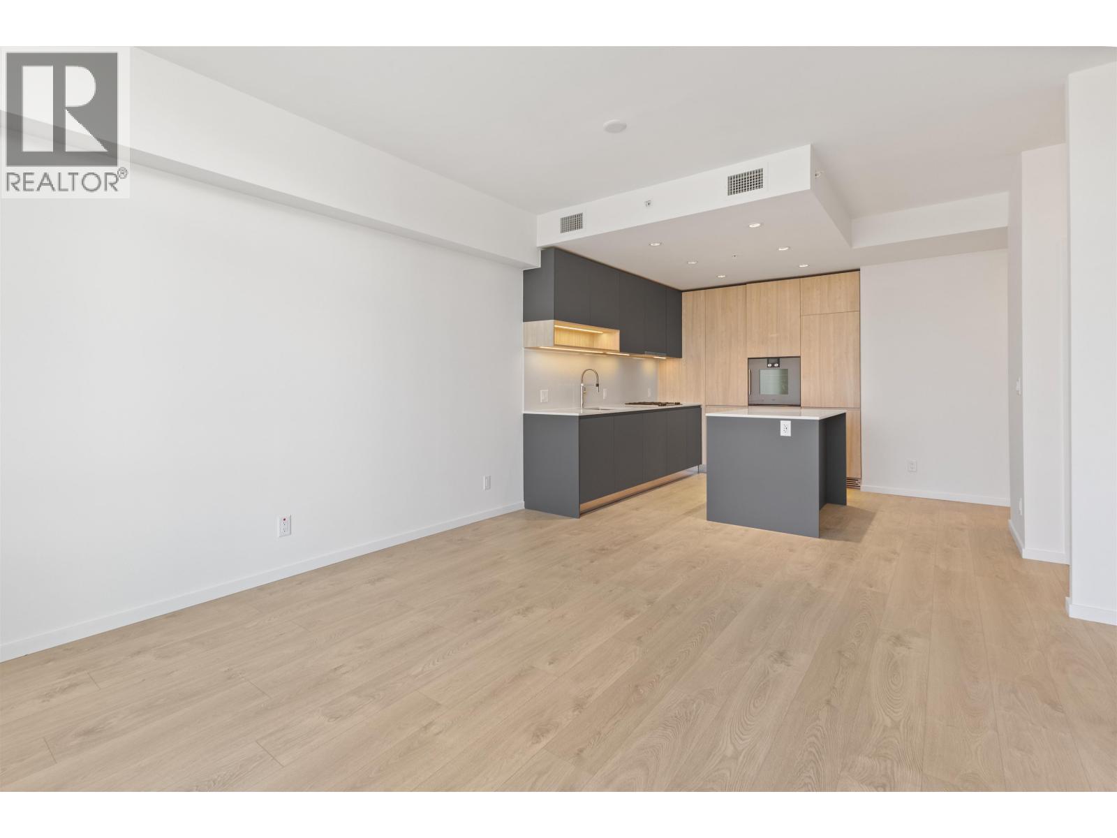 For sale: 301 6200 MINORU BOULEVARD, Richmond, British Columbia