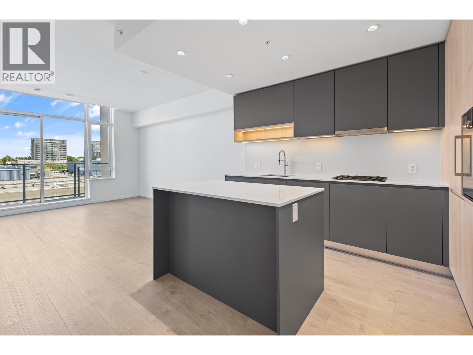 For sale: 301 6200 MINORU BOULEVARD, Richmond, British Columbia