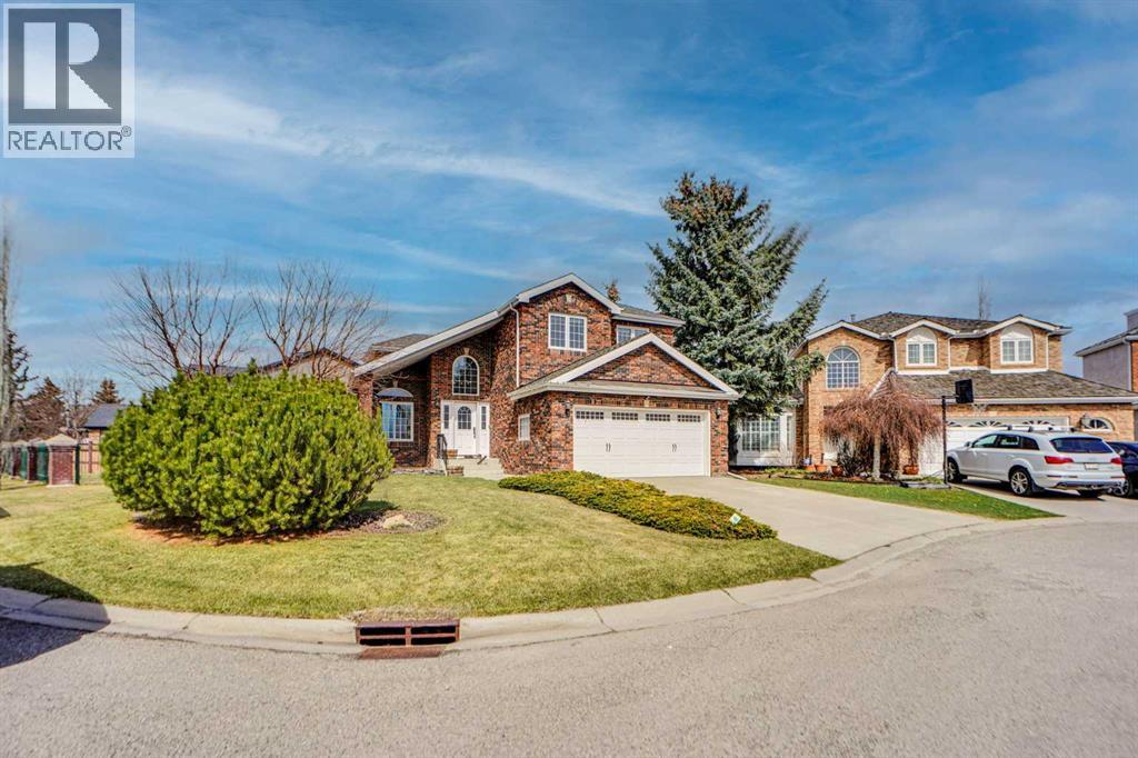 House for Sale in 1408 Christie Knoll Green SW|Calgary, Alberta T3H2R7 2