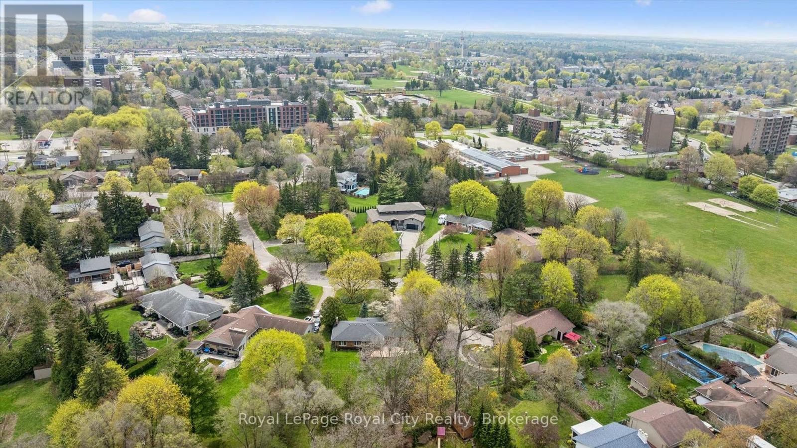  × END. × NEIGHBORHOOD®︎ CAMPUS29 For sale: 29 LYNWOOD PLACE, Guelph (Dovercliffe Park/Old