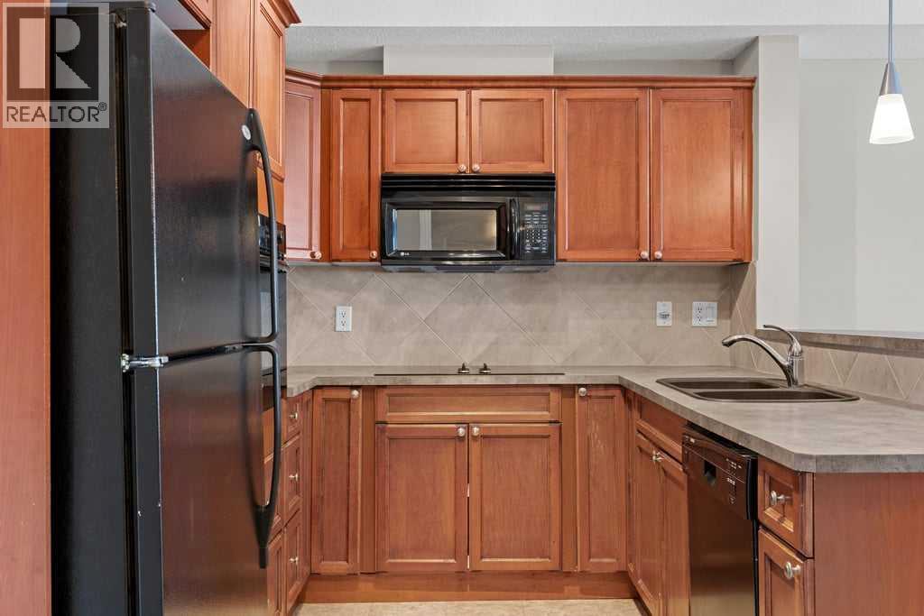 Apartment for Sale in 122, 60 Royal Oak Plaza NW|Calgary, Alberta T3K5Z1 3