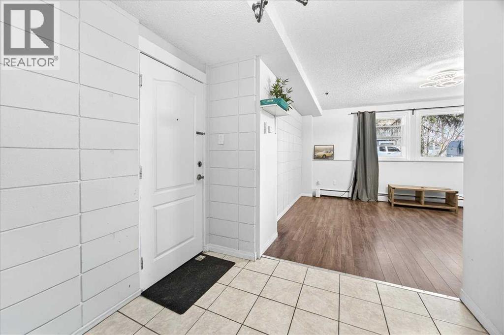 Apartment for Sale in 101, 2111 14 Street|Calgary, Alberta T2B3M3 4