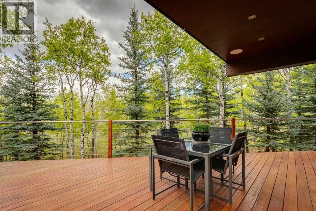 House for Sale in 25 Posthill Drive SW|Calgary, Alberta T3H0A8 5