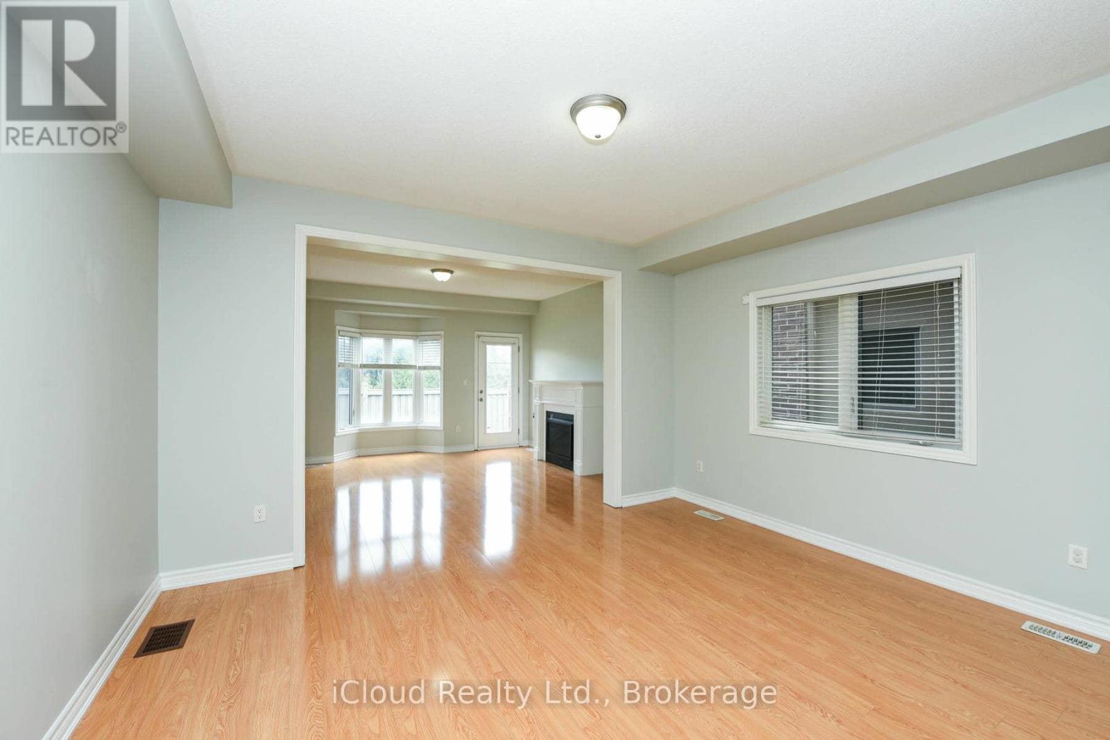 Row / Townhouse for Sale in 74 GAMMON CRESCENT|Brampton (Bram West), Ontario L6Y6B7 4