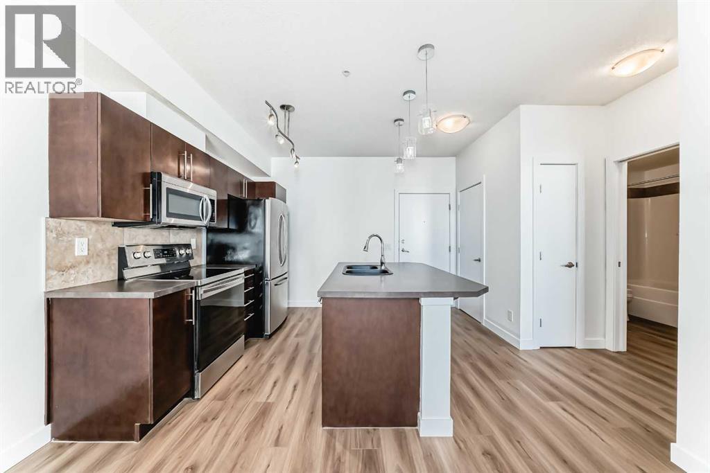 Apartment for Sale in 209, 2307 14 Street SW|Calgary, Alberta T2T3T5 3