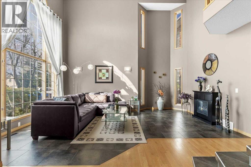 House for Sale in 123 Schiller Crescent NW|Calgary, Alberta T3L1W9 5
