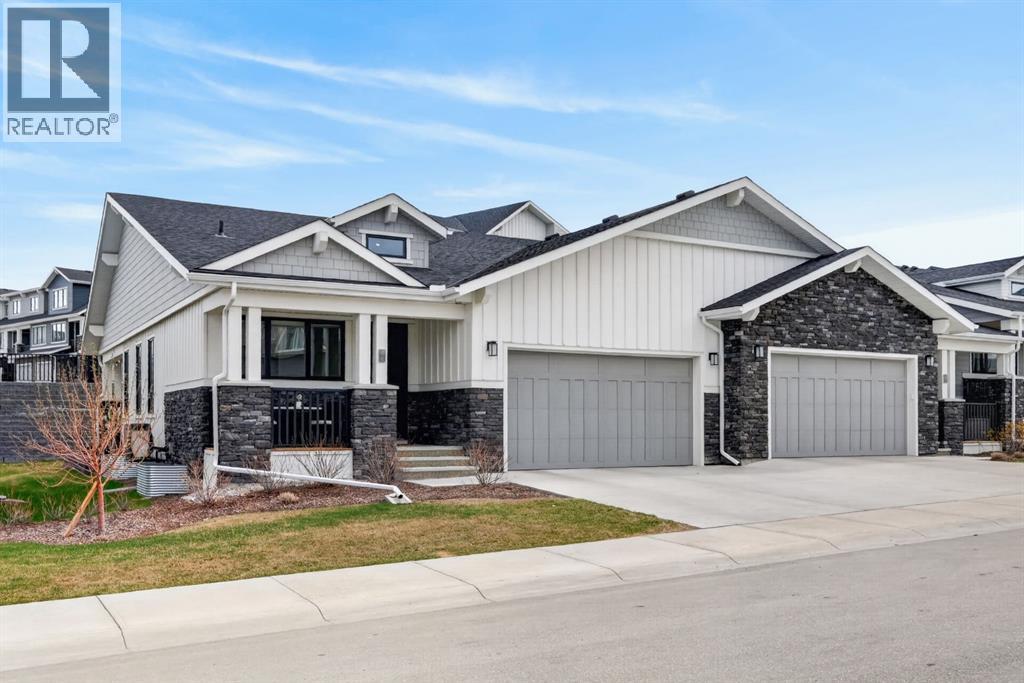 Row / Townhouse for Sale in 46 Crestridge Bay SW|Calgary, Alberta T3B6H2 2