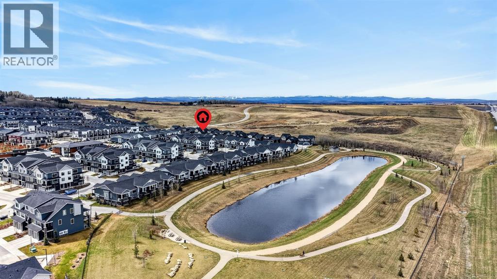Row / Townhouse for Sale in 46 Crestridge Bay SW|Calgary, Alberta T3B6H2 3
