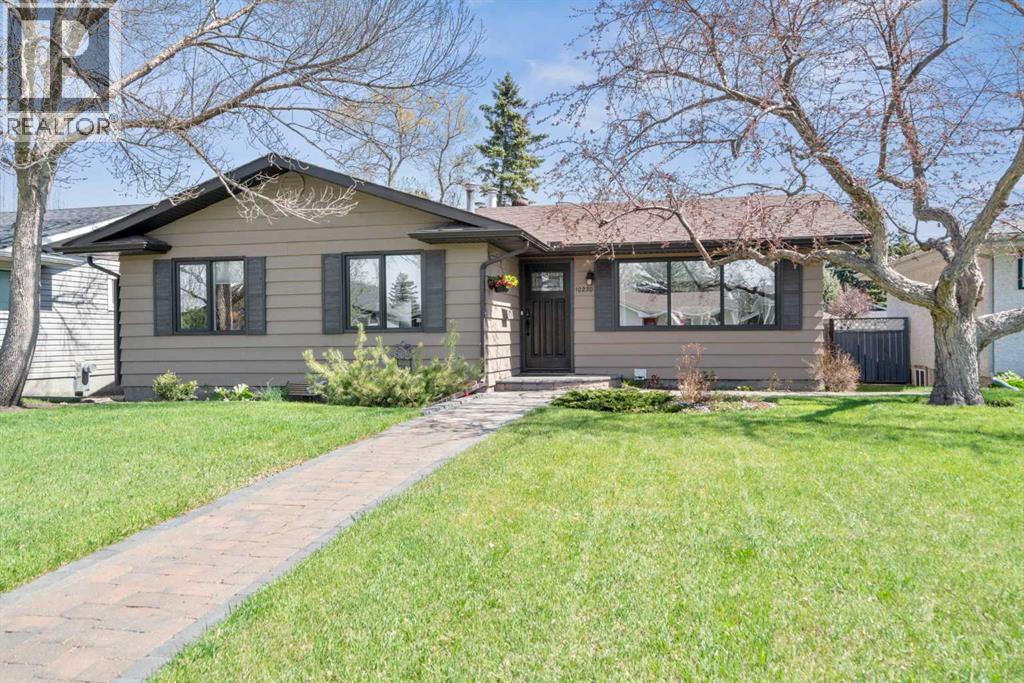 House for Sale in 10220 Maple Grove Place SE|Calgary, Alberta T2J1S6