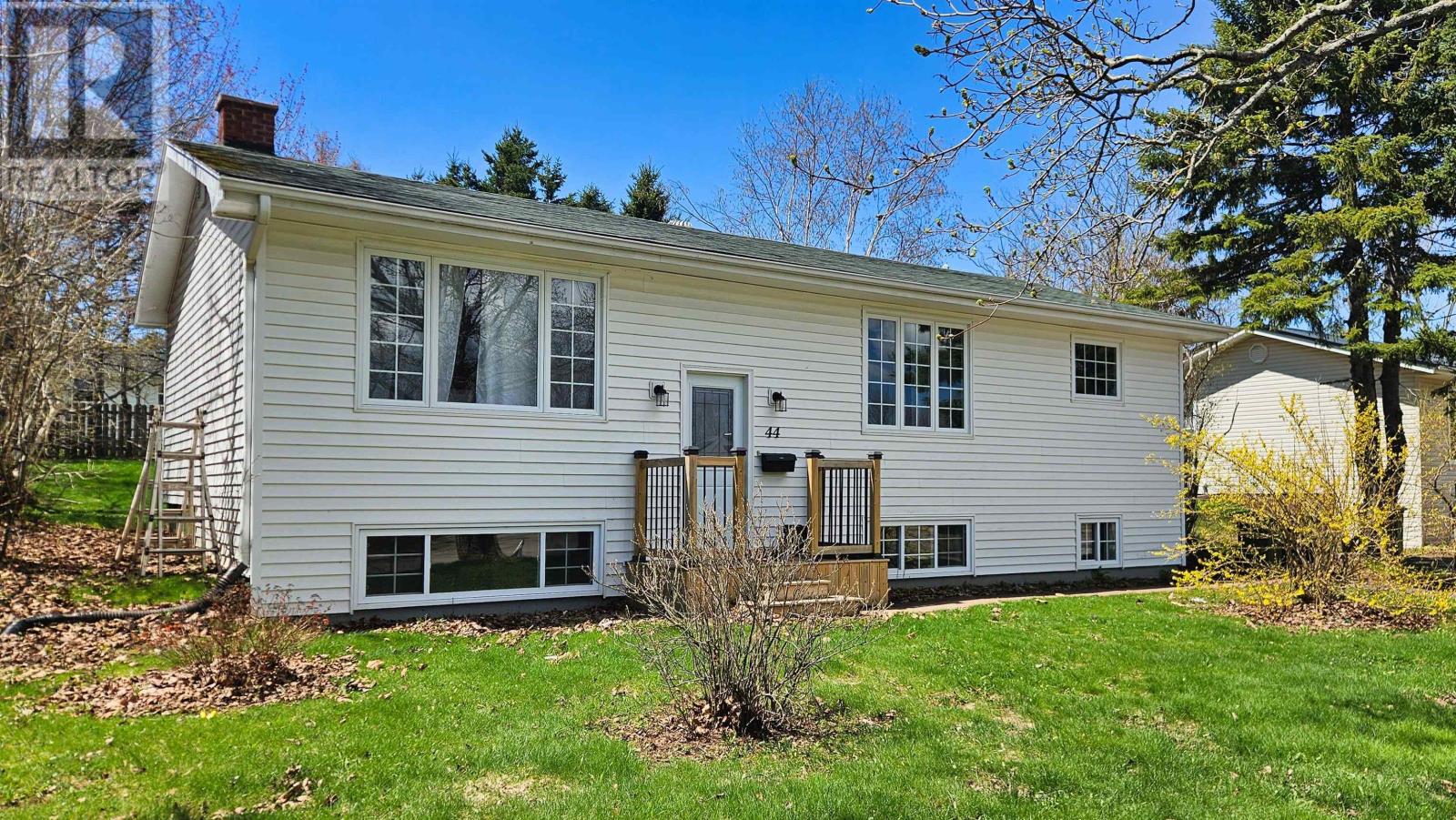 44 Westcomb Crescent