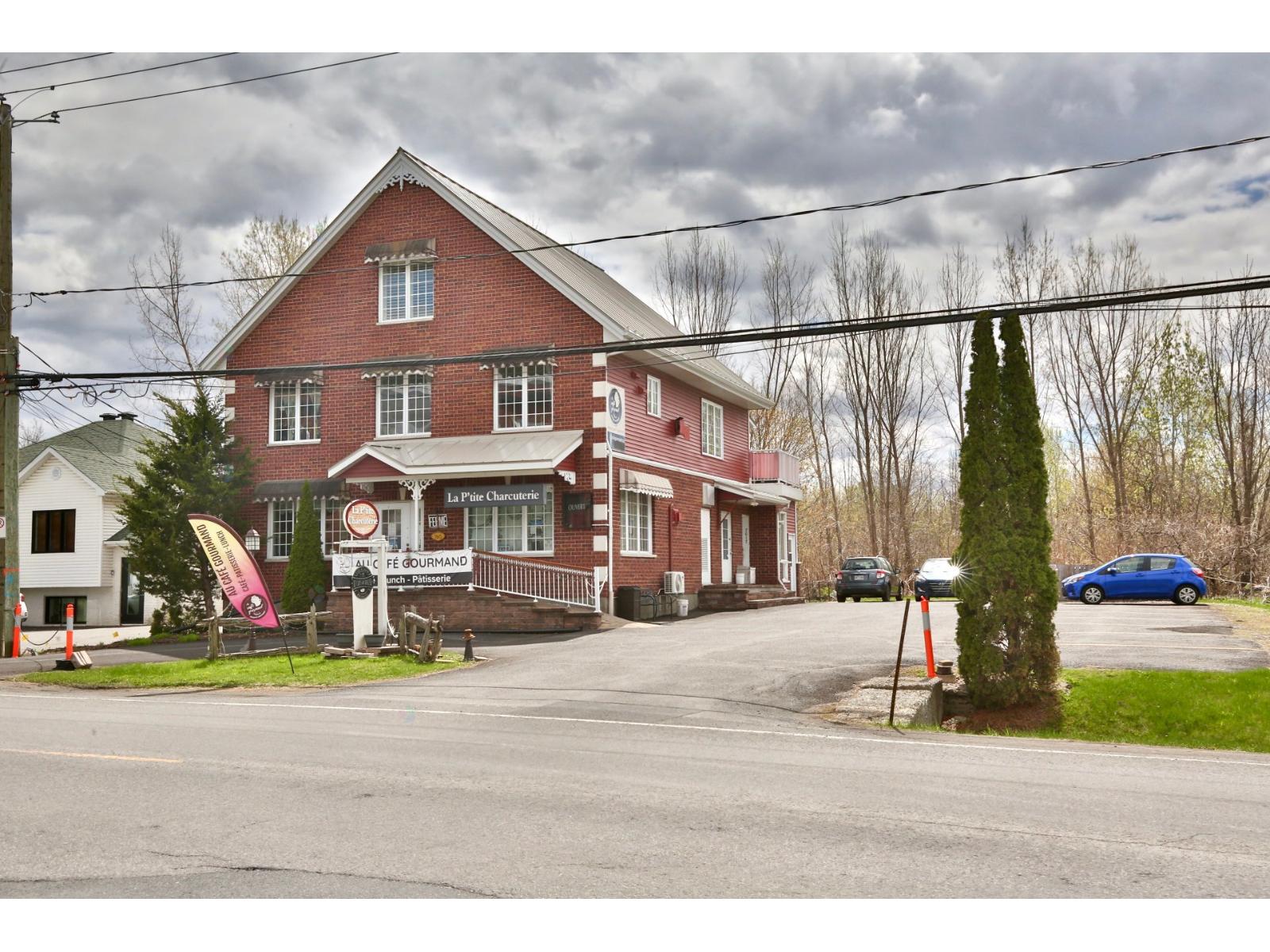 7615 Ch. de Chambly, Longueuil (Saint-Hubert), Quebec J3Y5K2
