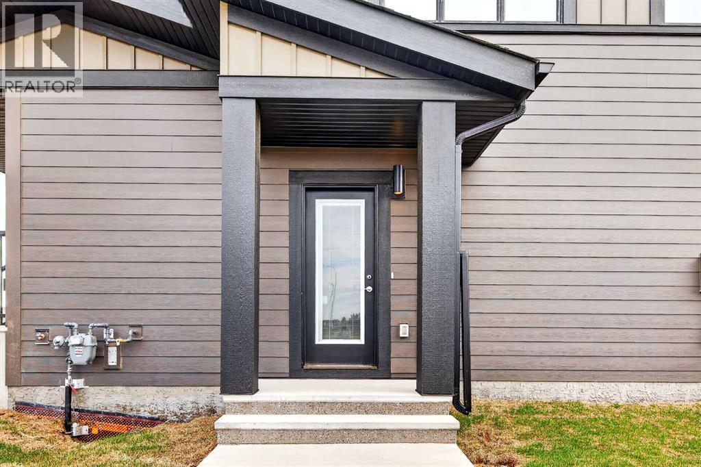 Duplex for Sale in 7007 Rangeview Avenue SE|Calgary, Alberta T3S0P9 4