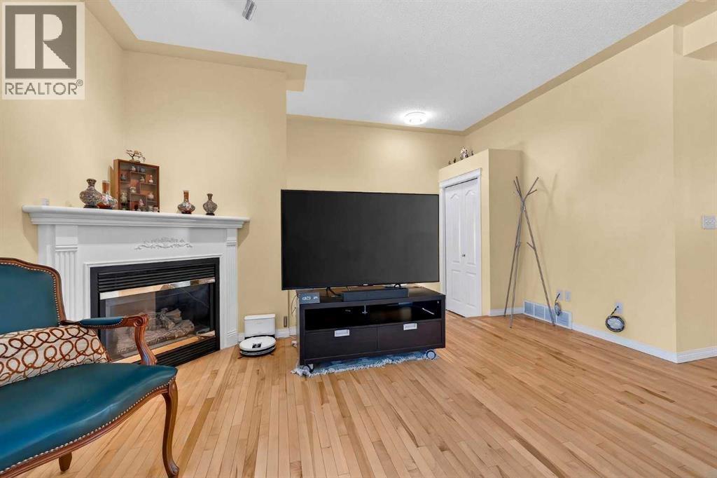 Row / Townhouse for Sale in 71 Country Hills Gardens NW|Calgary, Alberta T3K5G1 5