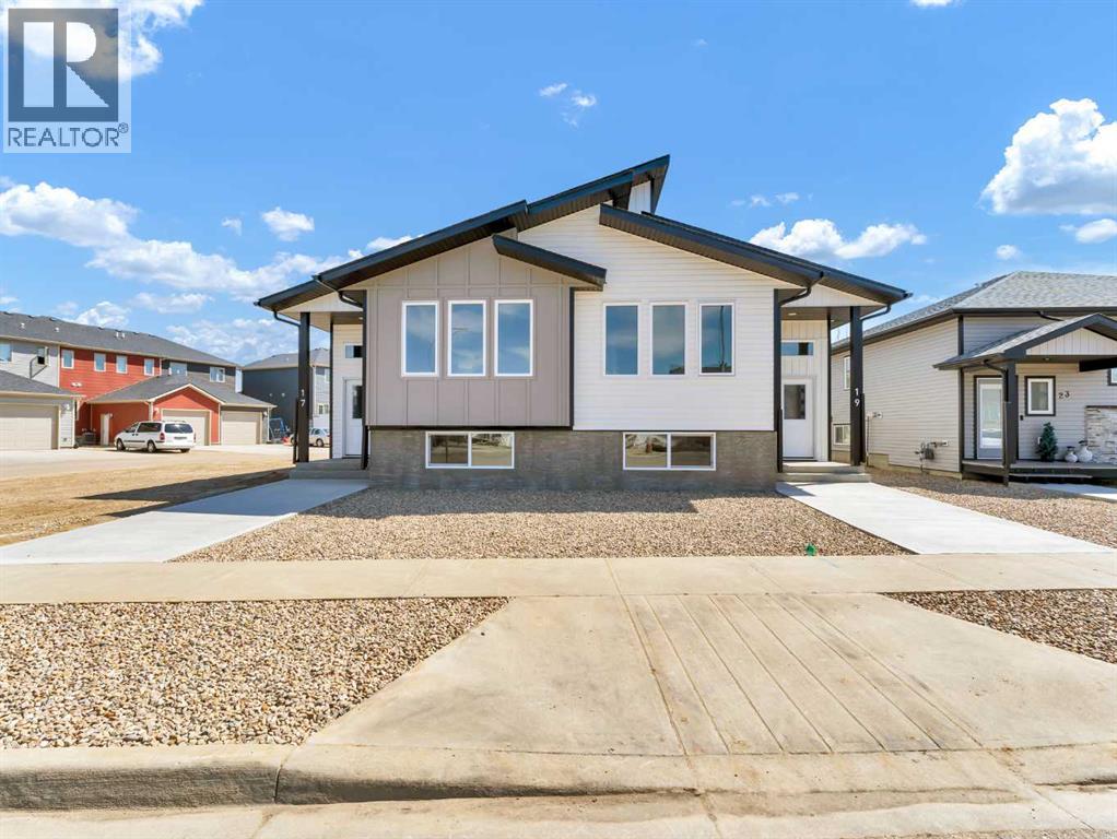 19 Somerside Gate SE, Medicine Hat, Alberta T1B0M1