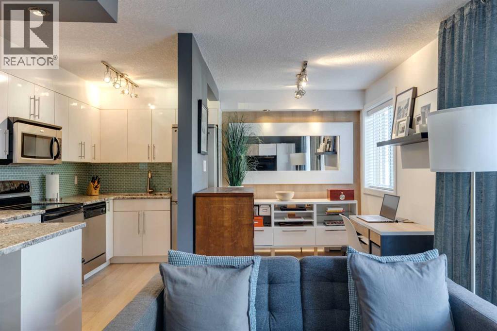 Apartment for Sale in 304, 1904 10 Street SW|Calgary, Alberta T2T3G1 4