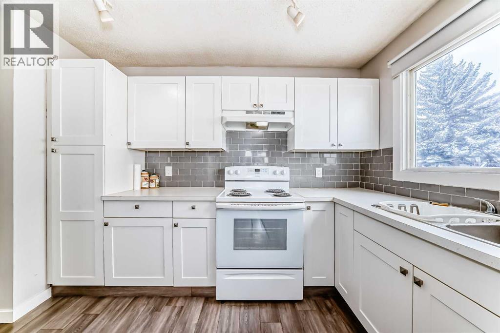 Row / Townhouse for Sale in 25, 3745 Fonda Way SE|Calgary, Alberta T2A5W7 3