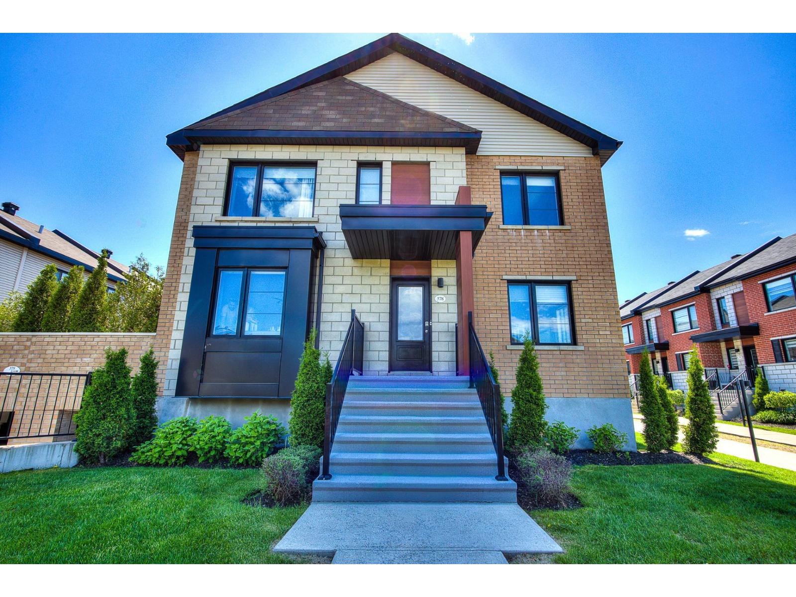 578 Rue Papineau, Boisbriand, Quebec J7G2T7