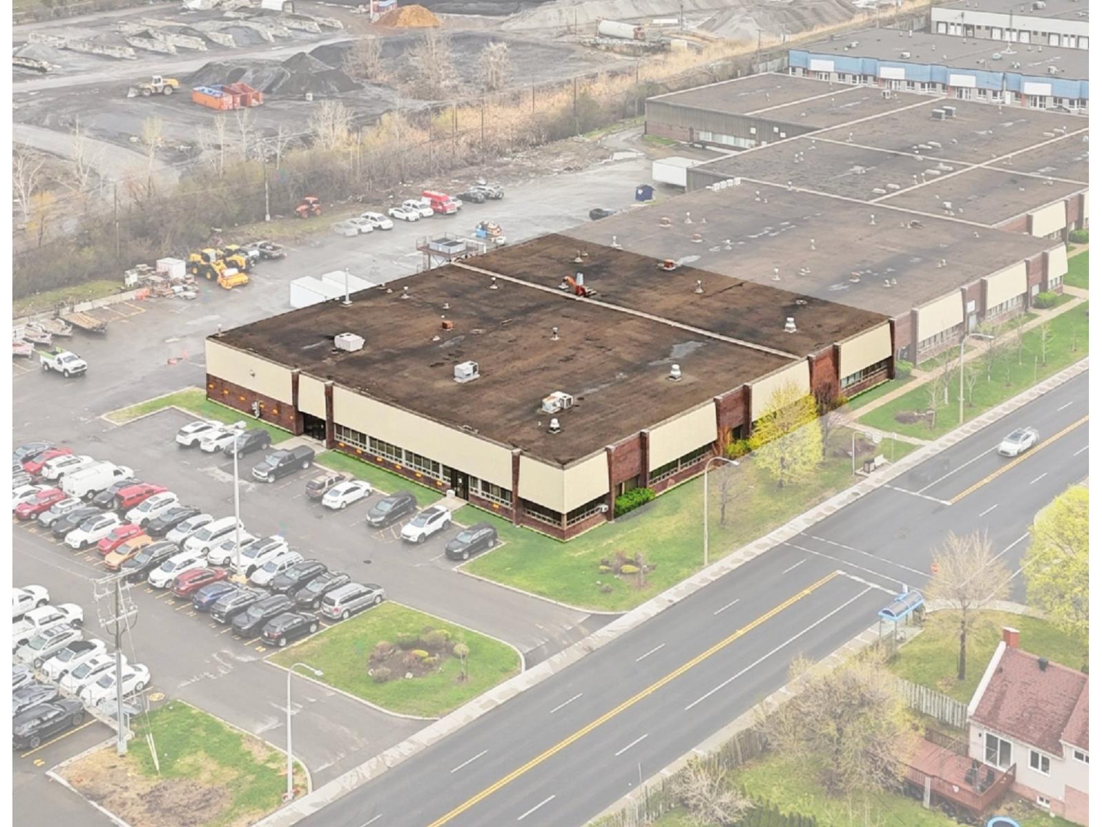 For lease: 16817 Boul. Hymus, Kirkland, Quebec H9H3L4 - 25424289 ...