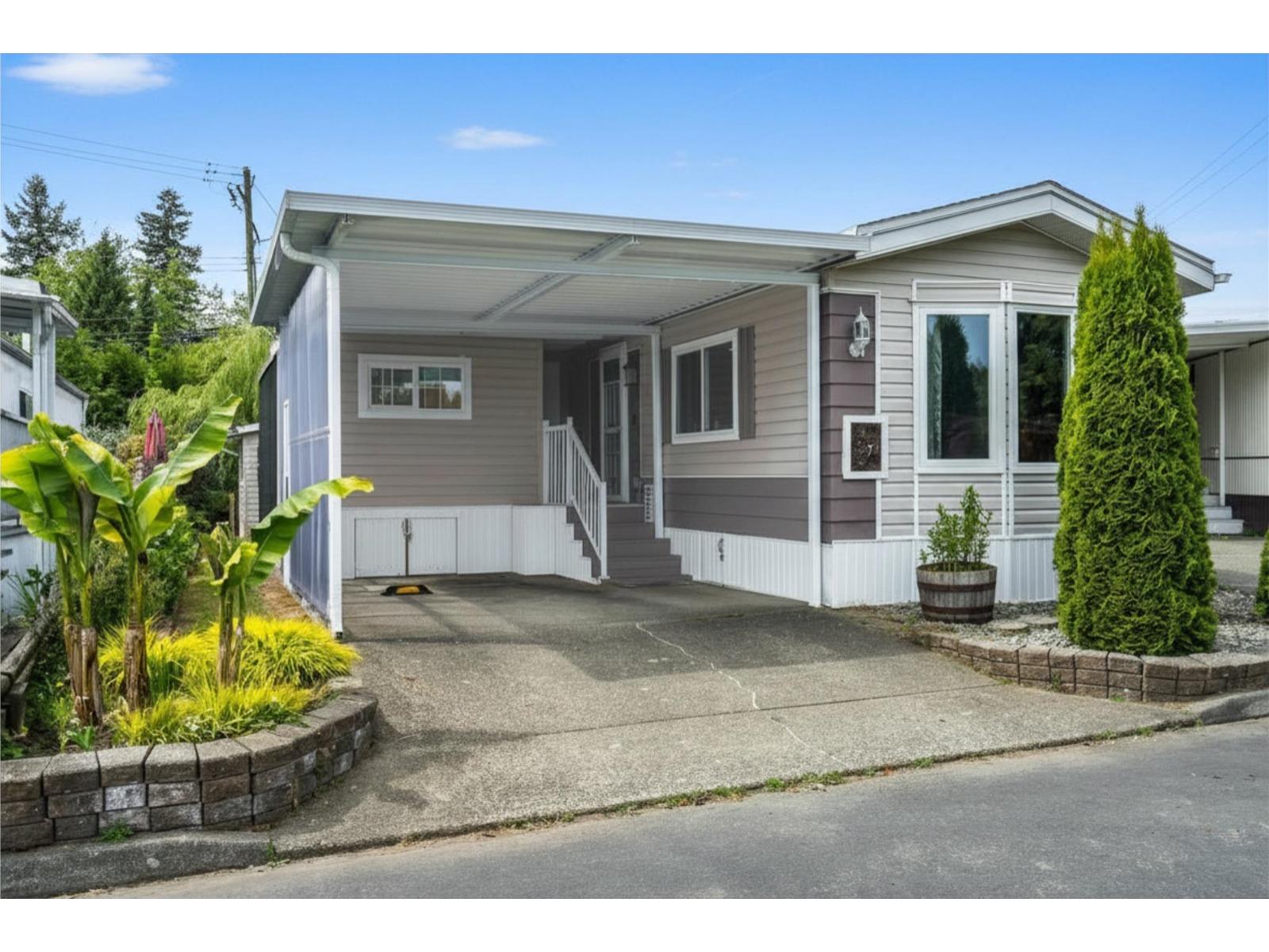 37 8670 156 STREET, Surrey, British Columbia V3S3S1